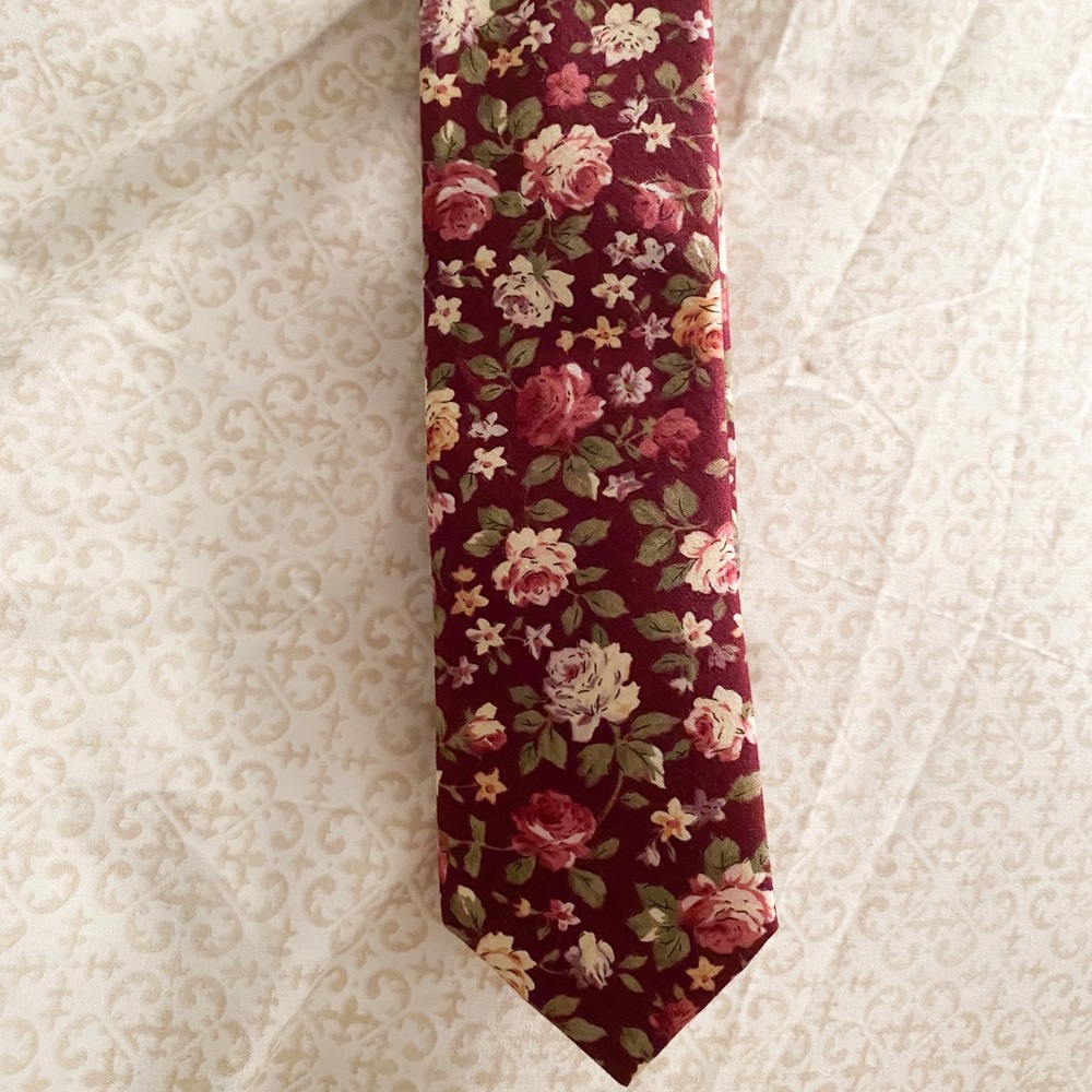 Floral Necktie - Picture 1 of 2